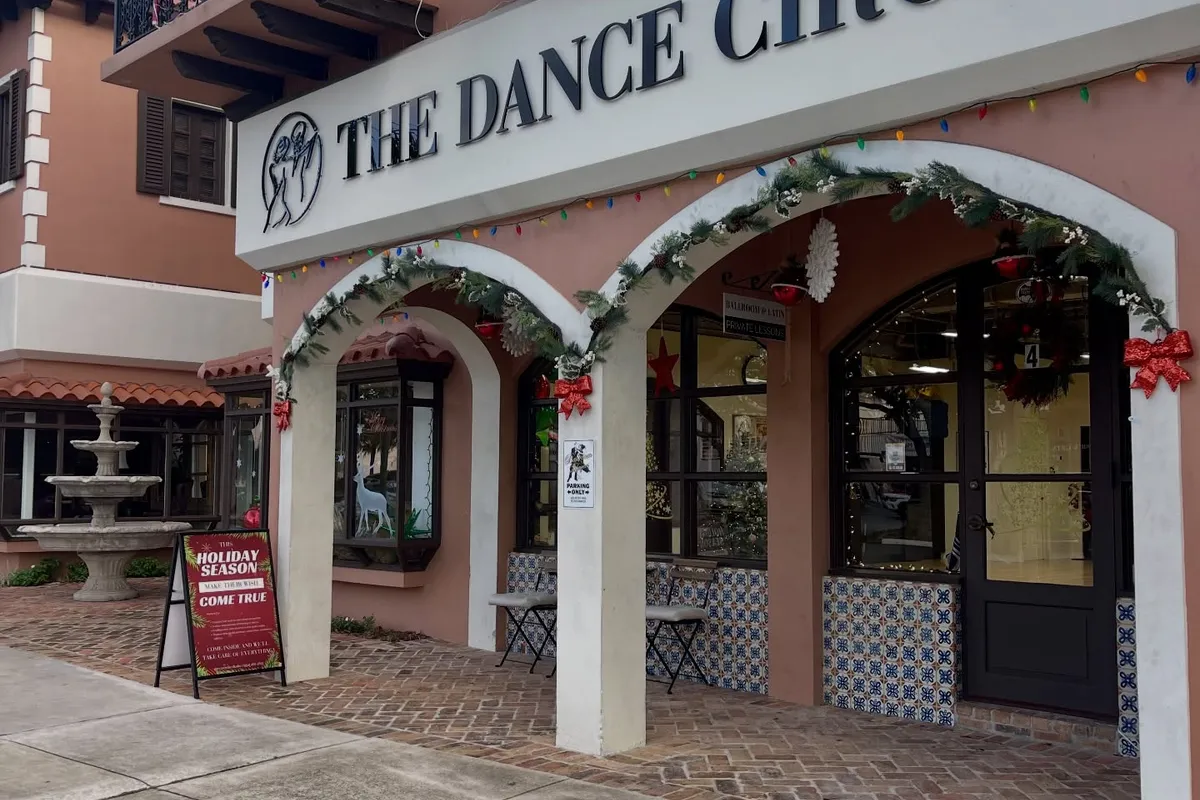 The front gate, holiday season.